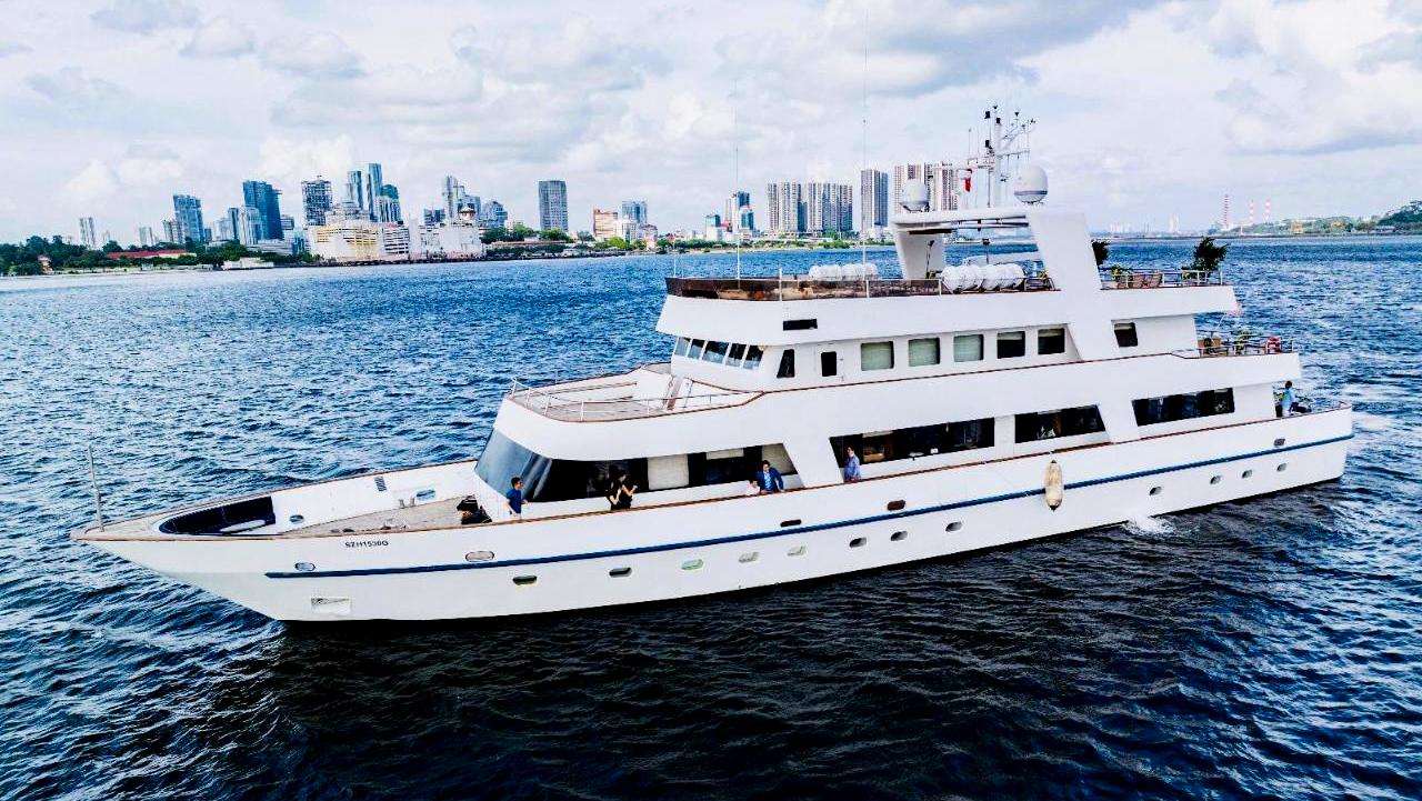 singapore yacht cruise